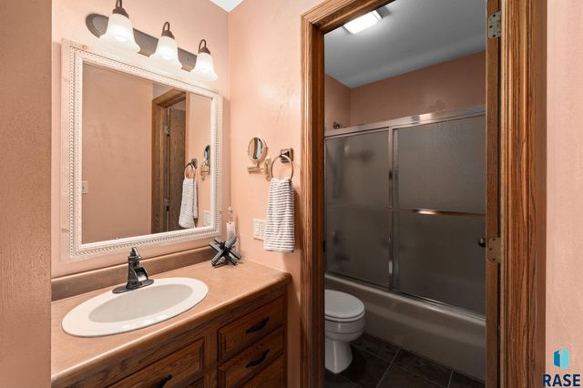 401 E Aspen Dr Drive, Sioux Falls, SD 57105