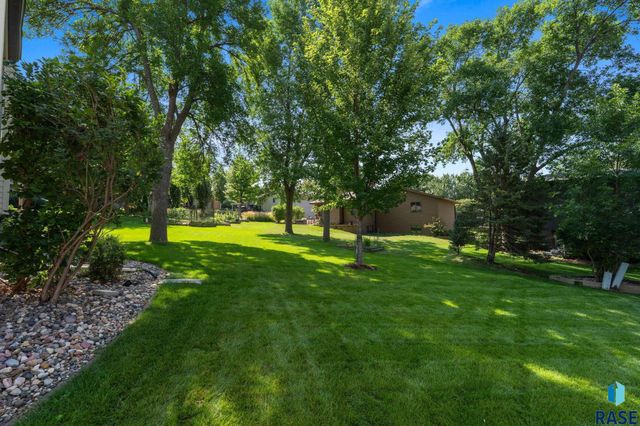 401 E Aspen Dr Drive, Sioux Falls, SD 57105