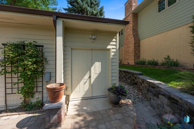 401 E Aspen Dr Drive, Sioux Falls, SD 57105