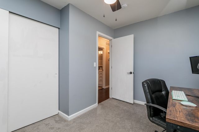 6601 S GATEWAY BLVD, Columbia, MO 65203