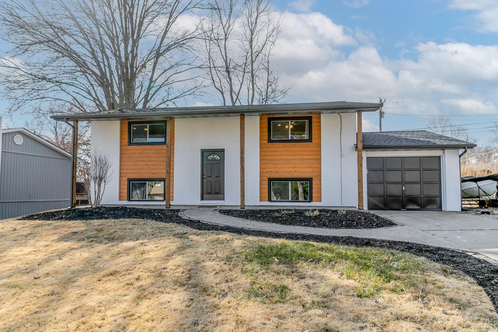 6601 S GATEWAY BLVD, Columbia, MO 65203