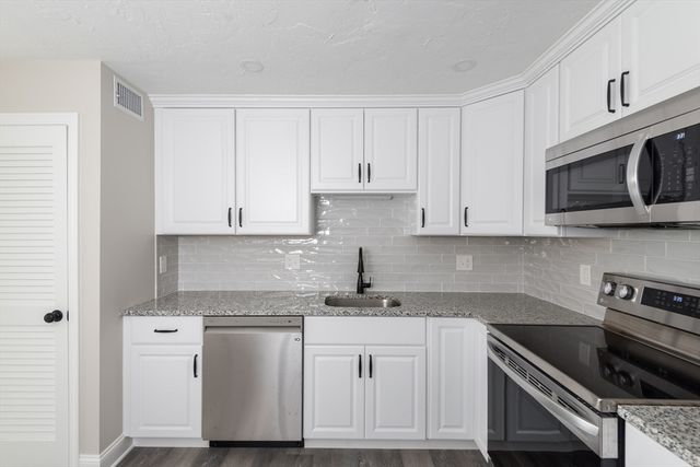 211 West St 6B, Quincy, MA 02169