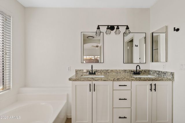 417 S ASH Street, Gilbert, AZ 85233