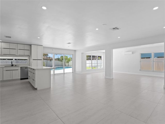 421 S 56th Ter, Hollywood, FL 33023