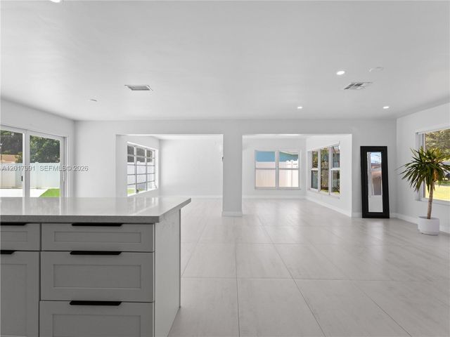 421 S 56th Ter, Hollywood, FL 33023