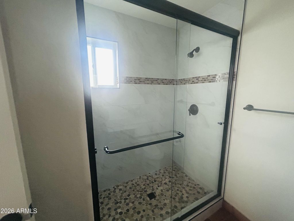 Image 12 of property listing at 1621 S MARILYN ANN Drive, Tempe, AZ 85281