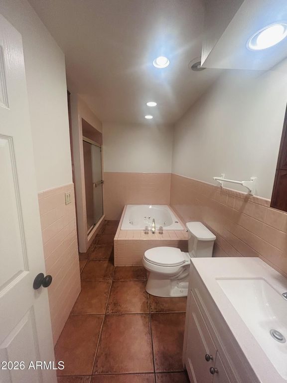 Image 16 of property listing at 1621 S MARILYN ANN Drive, Tempe, AZ 85281