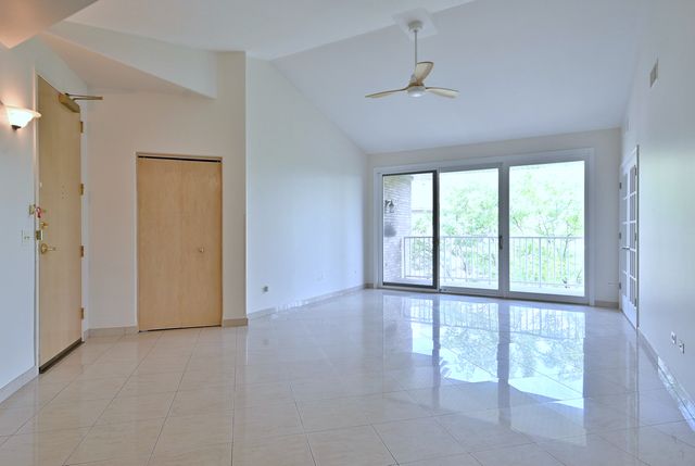 1745 Pavilion Way 502, Park Ridge, IL 60068