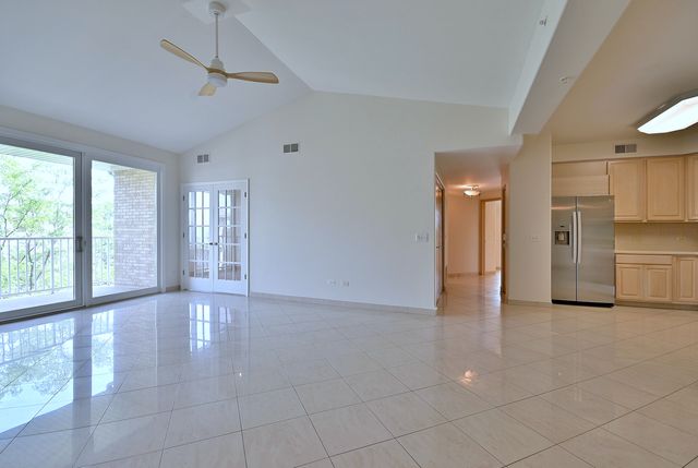 1745 Pavilion Way 502, Park Ridge, IL 60068