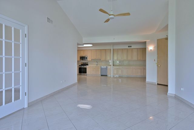 1745 Pavilion Way 502, Park Ridge, IL 60068