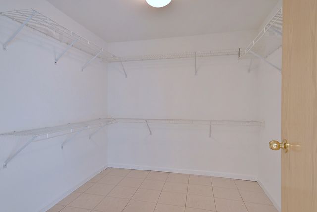 1745 Pavilion Way 502, Park Ridge, IL 60068