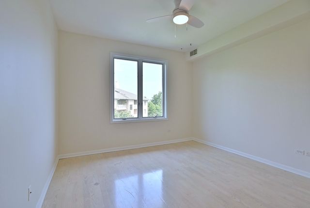 1745 Pavilion Way 502, Park Ridge, IL 60068