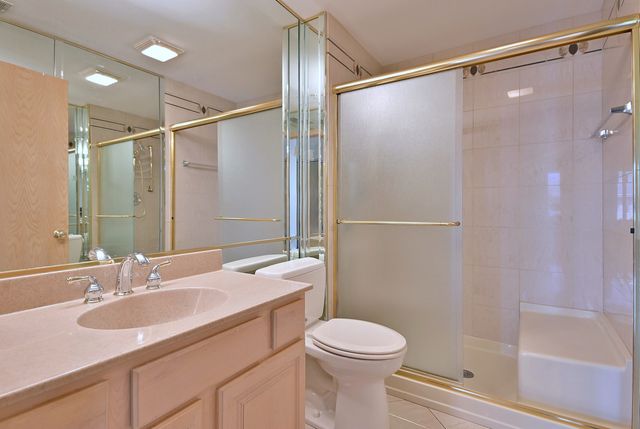 1745 Pavilion Way 502, Park Ridge, IL 60068