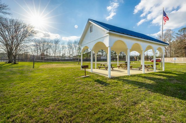 335 Lakeshore Cove Drive, Fort Oglethorpe, GA 30742