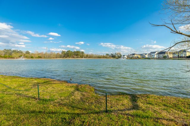 335 Lakeshore Cove Drive, Fort Oglethorpe, GA 30742