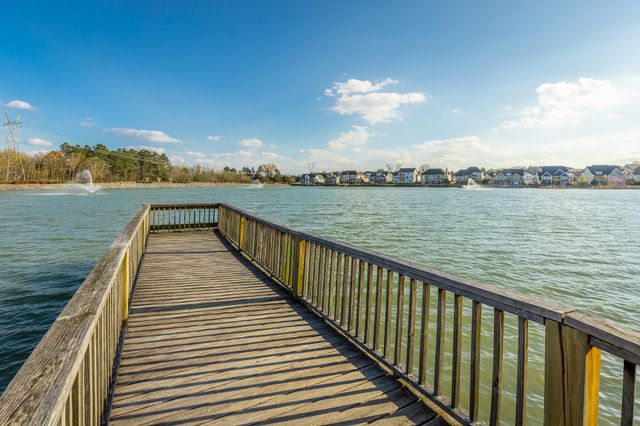 335 Lakeshore Cove Drive, Fort Oglethorpe, GA 30742