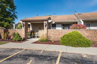 25103 Heritage 2, South Lyon, MI 48178