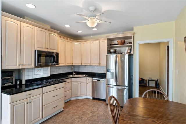 125 Dewey St, Edgewood, PA 15218