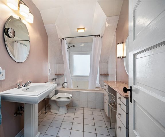 125 Dewey St, Edgewood, PA 15218