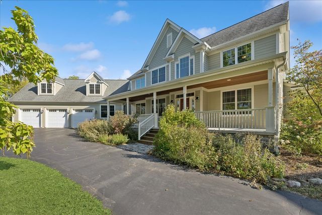 12915 Pleasant Valley Road, Woodstock, IL 60098