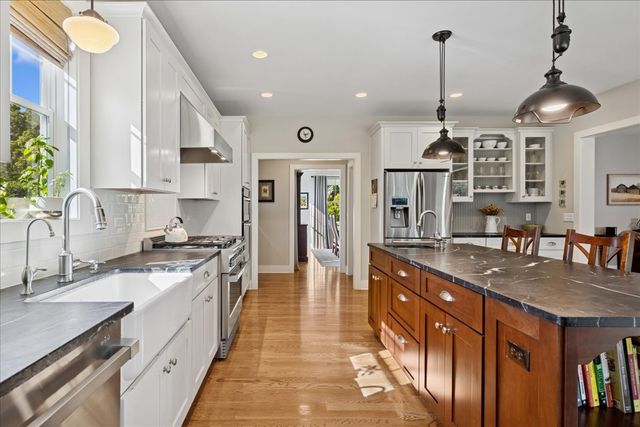 12915 Pleasant Valley Road, Woodstock, IL 60098