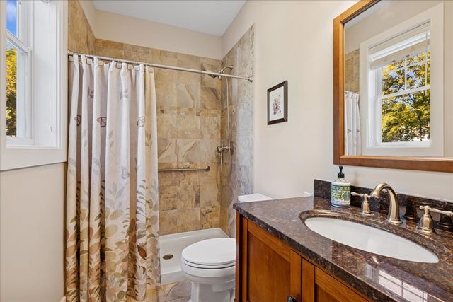 12915 Pleasant Valley Road, Woodstock, IL 60098