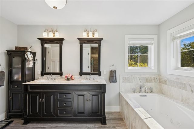 12915 Pleasant Valley Road, Woodstock, IL 60098