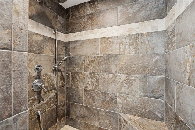 12915 Pleasant Valley Road, Woodstock, IL 60098