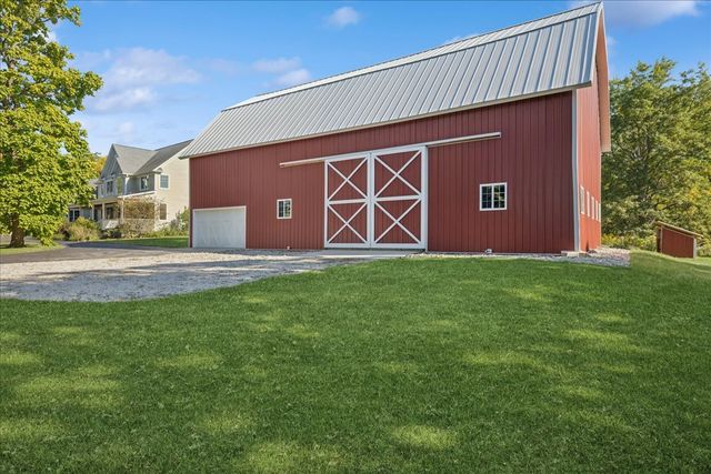 12915 Pleasant Valley Road, Woodstock, IL 60098