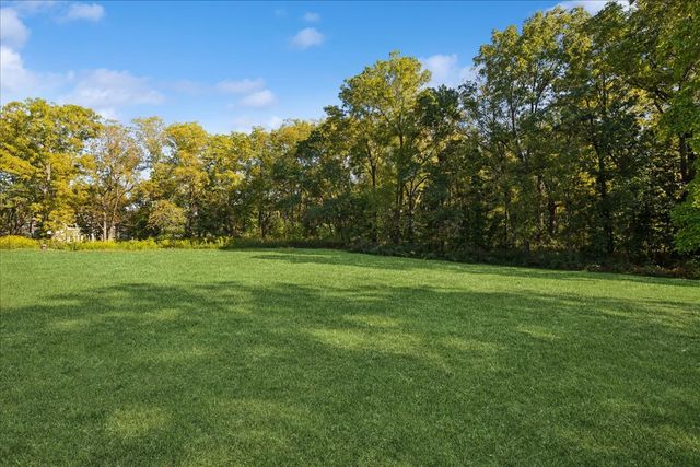 12915 Pleasant Valley Road, Woodstock, IL 60098