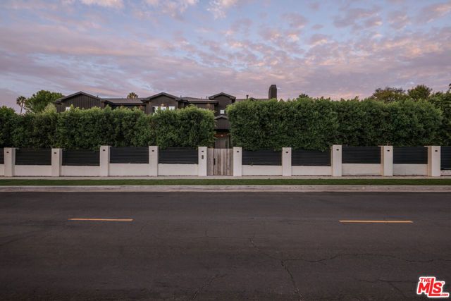 5330 Amestoy Avenue, Encino (los Angeles), CA 91316