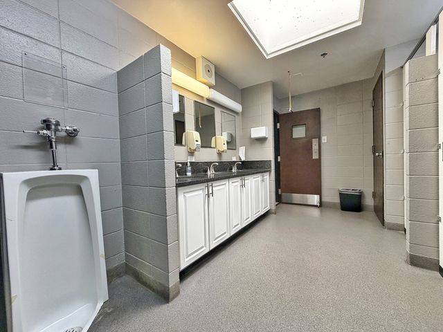 1655 Greenleaf Avenue, Elk Grove Village, IL 60007