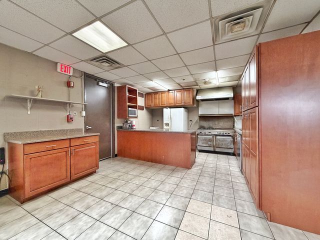 1655 Greenleaf Avenue, Elk Grove Village, IL 60007