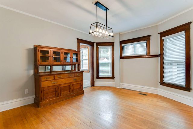 220 W 33rd Street, Minneapolis, MN 55408