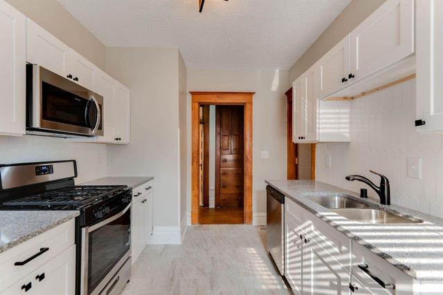 220 W 33rd Street, Minneapolis, MN 55408