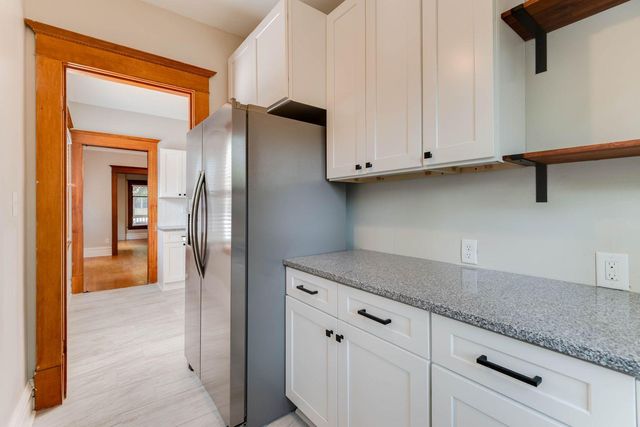 220 W 33rd Street, Minneapolis, MN 55408