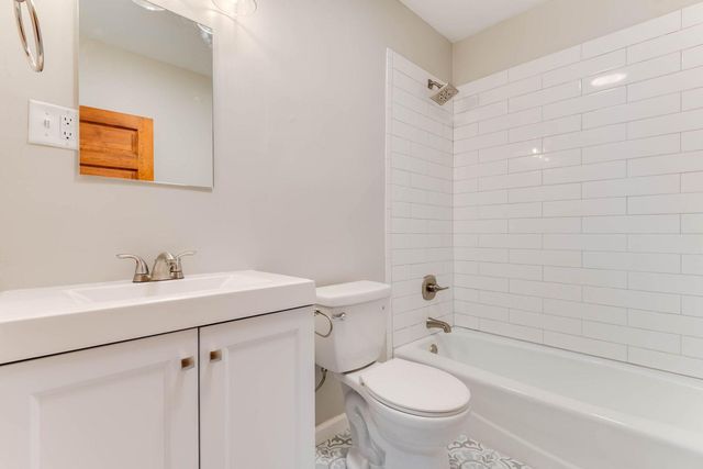 220 W 33rd Street, Minneapolis, MN 55408