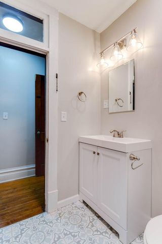 220 W 33rd Street, Minneapolis, MN 55408