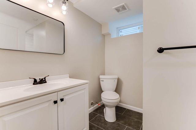 220 W 33rd Street, Minneapolis, MN 55408