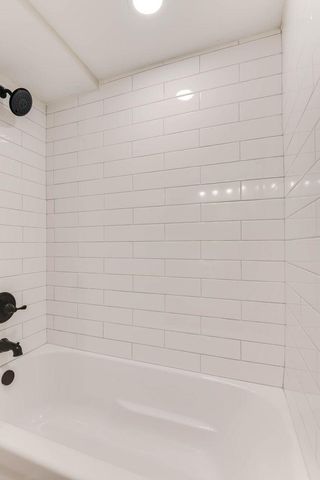 220 W 33rd Street, Minneapolis, MN 55408