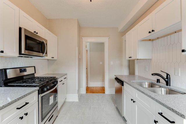 220 W 33rd Street, Minneapolis, MN 55408