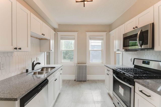 220 W 33rd Street, Minneapolis, MN 55408