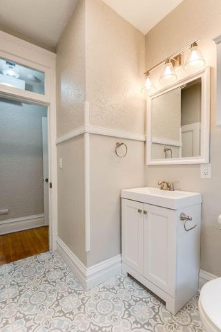 220 W 33rd Street, Minneapolis, MN 55408