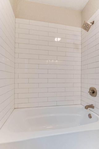 220 W 33rd Street, Minneapolis, MN 55408