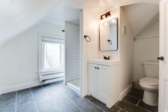 220 W 33rd Street, Minneapolis, MN 55408