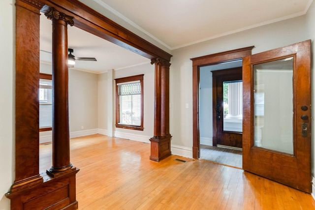 220 W 33rd Street, Minneapolis, MN 55408