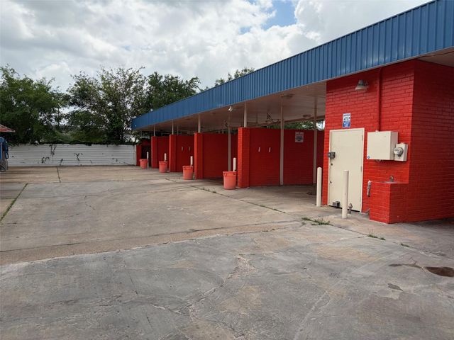 6505 Del Monte Drive, Houston, TX 77057