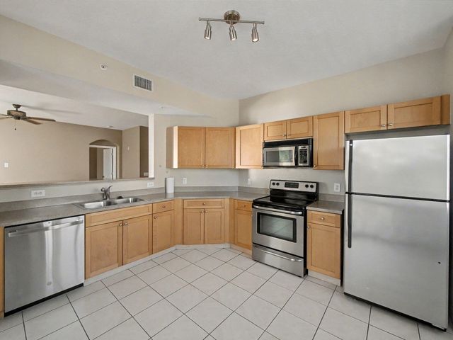 11010 Legacy Drive 206, Palm Beach Gardens, FL 33410