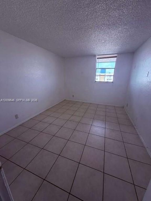 4550 NW 9th St 911E, Miami, FL 33126