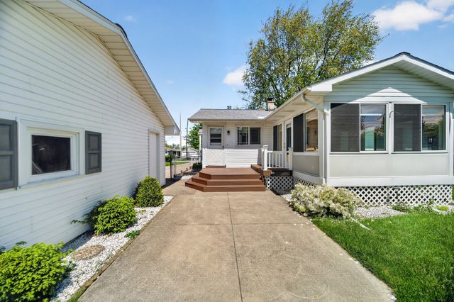 4627 VILLAGE Street, Erie, PA 16506